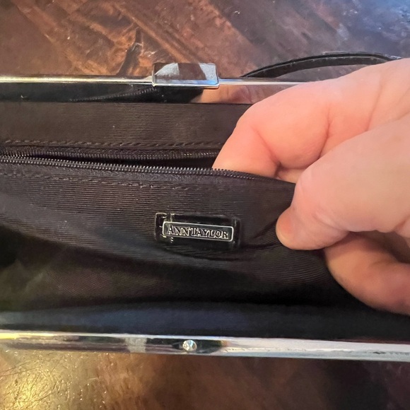 Ann Taylor Elegant Black Crocodile-Embossed Women's Bag - Picture 8 of 8